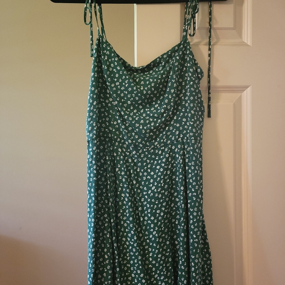 Summer! Reformation mini Bisque Dress in Annie Green Size 4